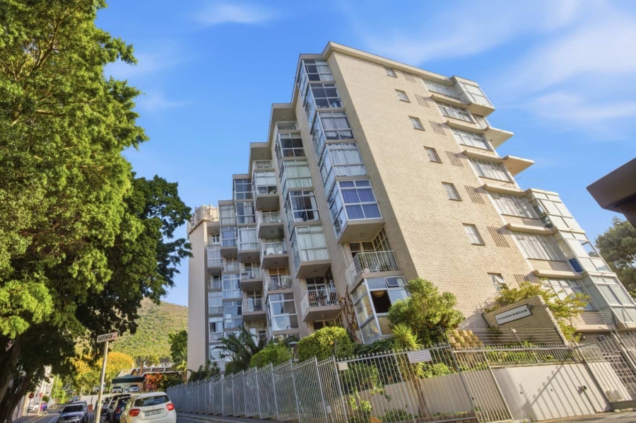 2 Bedroom Property for Sale in Green Point Western Cape
